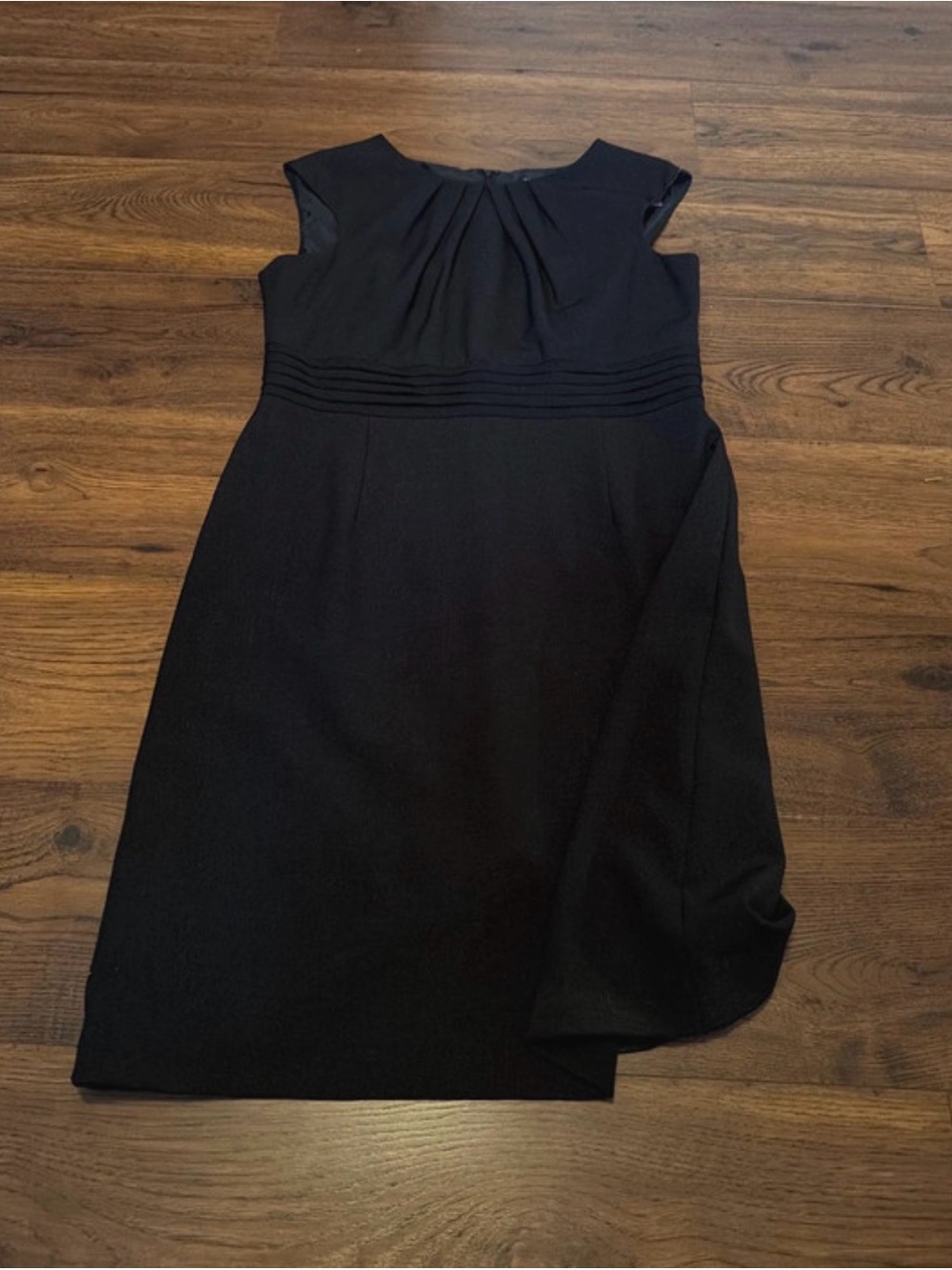 Tahari Black Cap-Sleeve Sheath Dress
